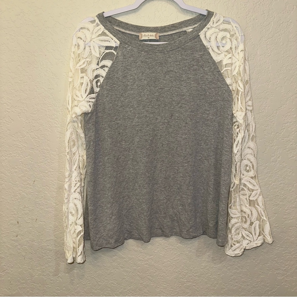 Altar’d State Medium Gray & Cream Floral Lace Bell Sleeves Cotton Blend Blouse